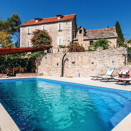 Cozy Home In Bobovisca With Outdoor Swimming Pool Lozisce Exterior photo